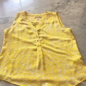 Beautiful yellow top, size large